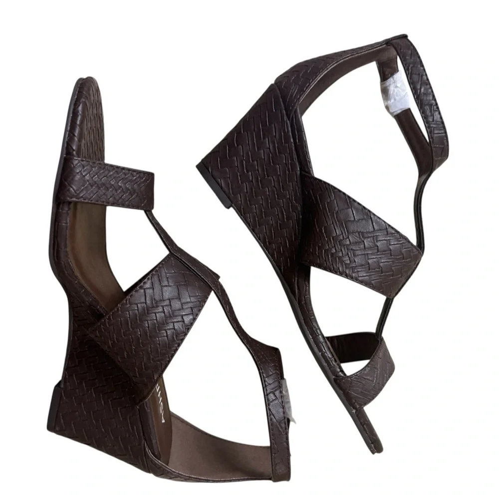 Ashro | Sandee Wedge Brown New With Tags NWT